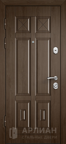 Фото №2 «Белая металлическая дверь с золотой фурнитурой №513»